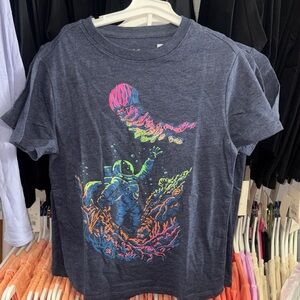 5/$5 New item Navy Graphic Tee with Astronaut Design